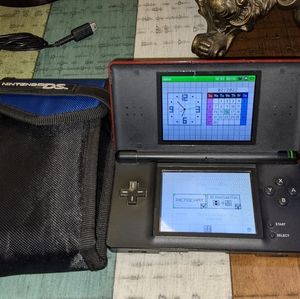 Nintendo DS w/ 5 DS Games